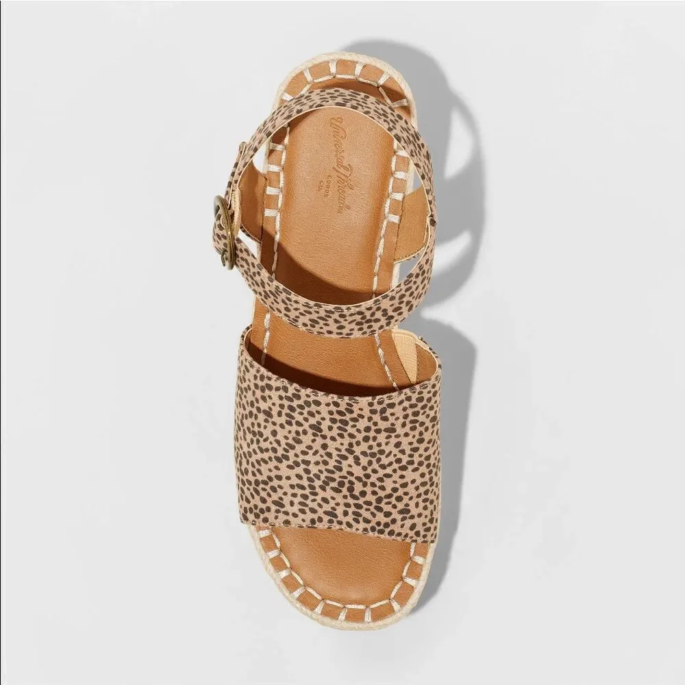 Universal Thread Morgan Wedges NWT